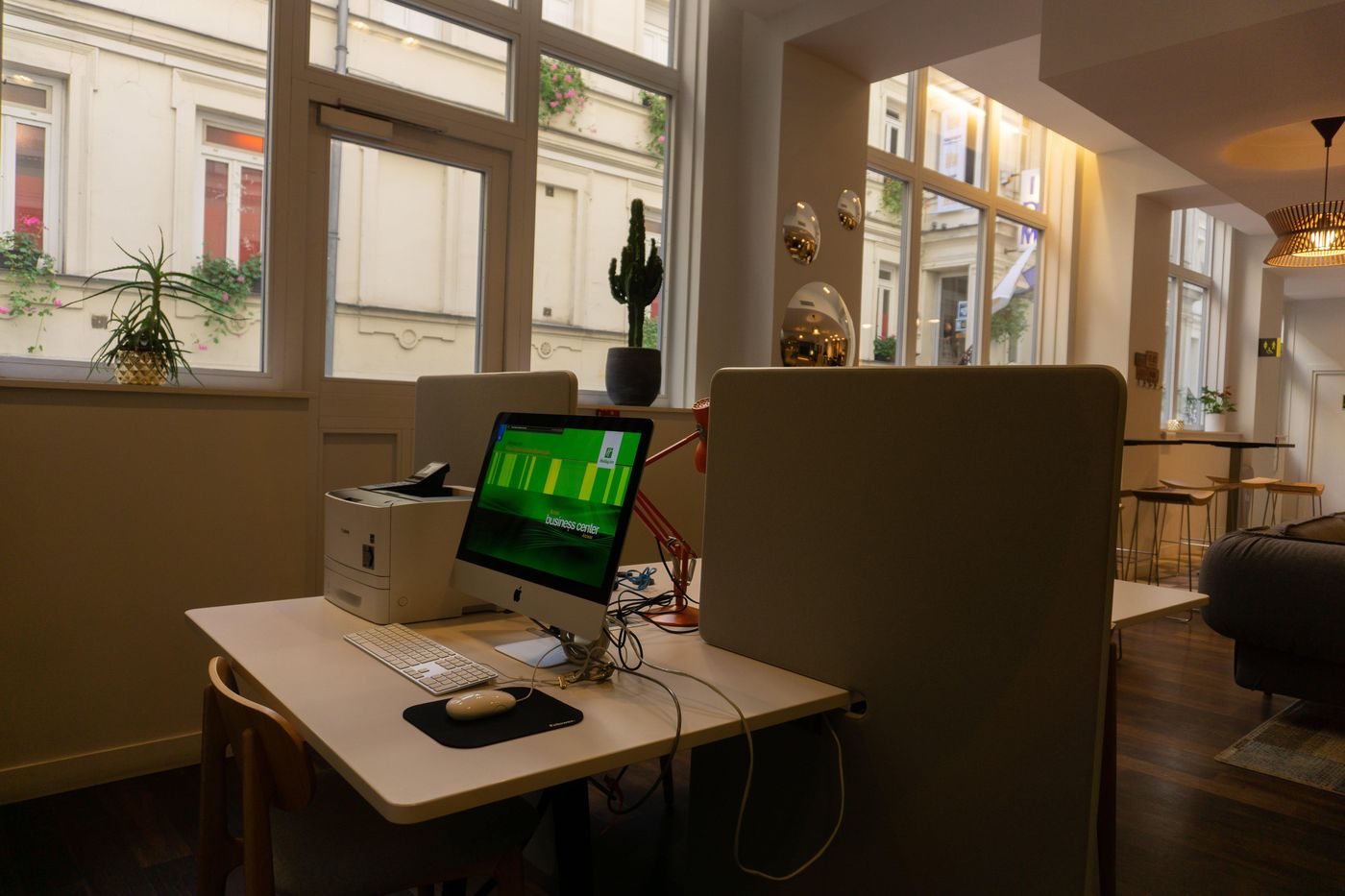 Holiday-Inn-Paris-Opera---Grands-Boulevards-Lobby-8