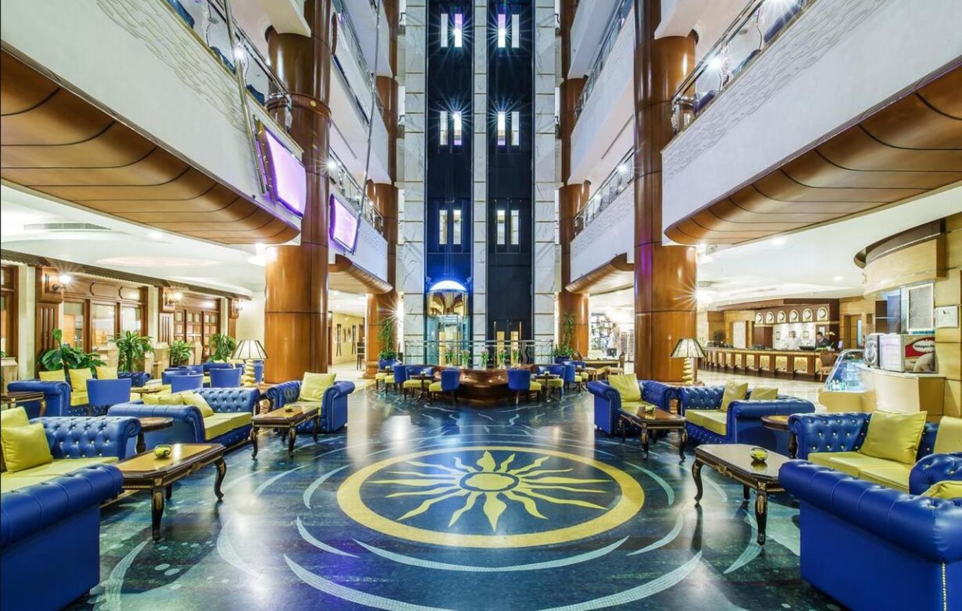 Grand-Excelsior-Bur-Dubai-Lobby-51
