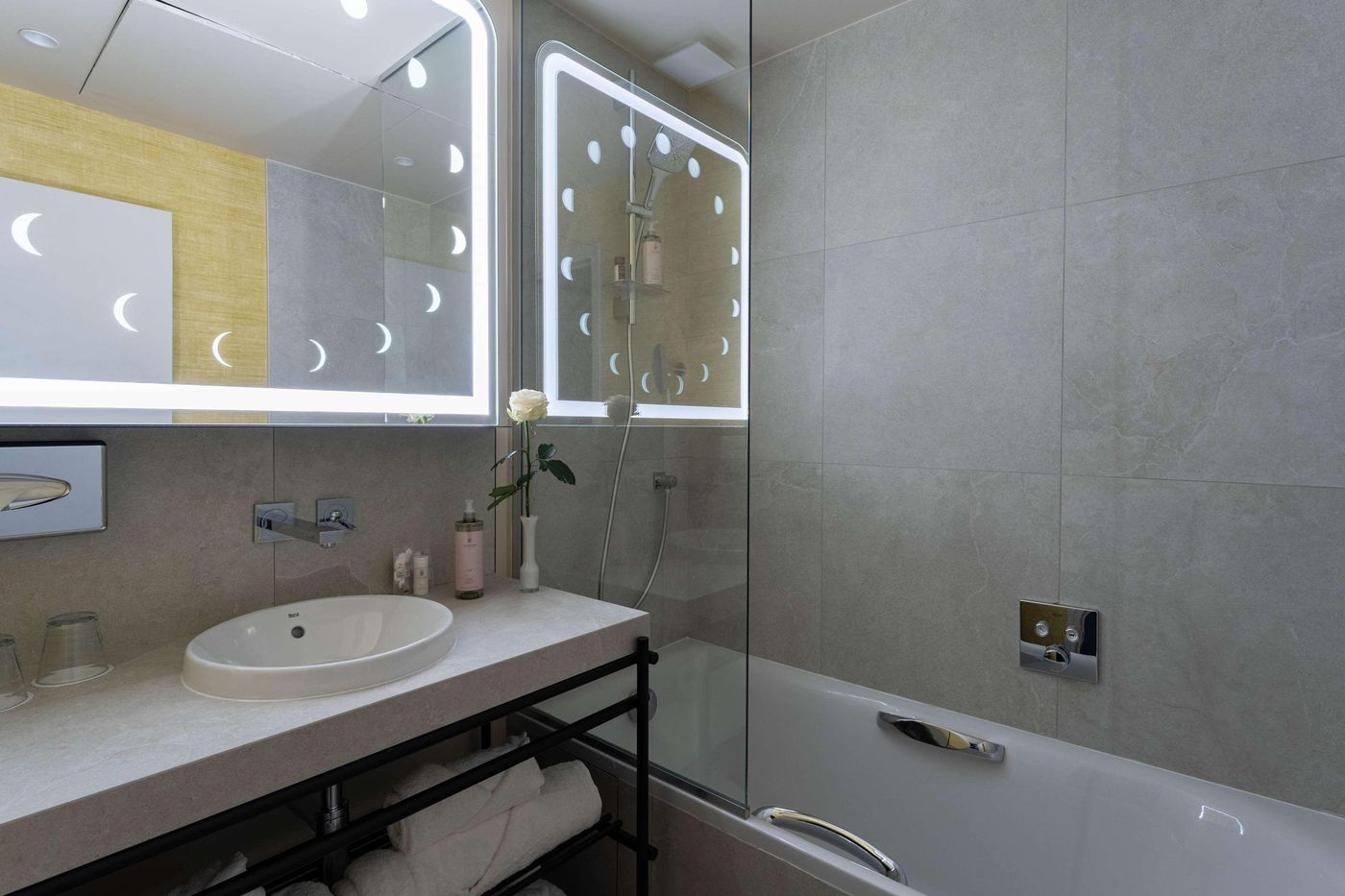 Astra-Opera-Astotel-Room-38