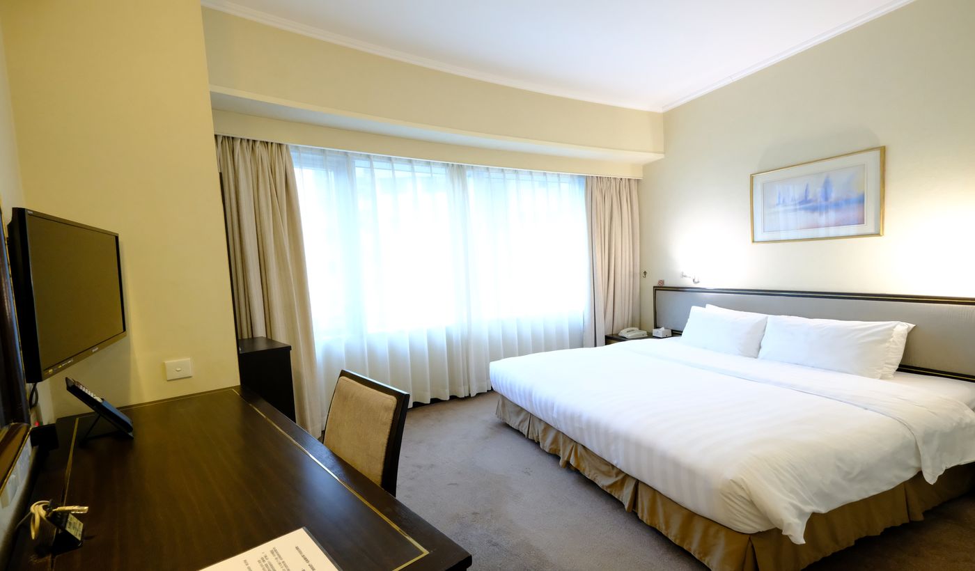 South-Pacific-Hotel-Room-13