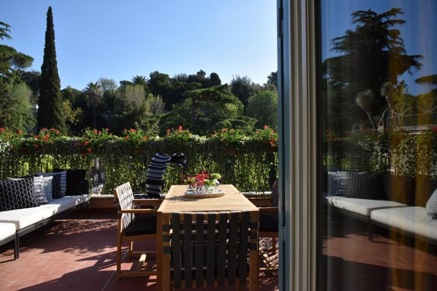 Hotel-De-Russie-Room-8