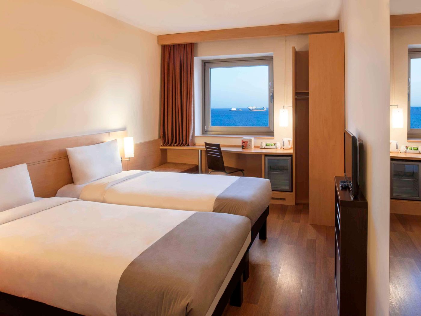 ibis-Istanbul-Zeytinburnu-Room-32