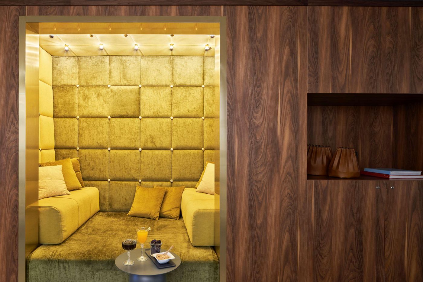 Hyatt-Centric--Milan-Centrale-Lobby-24