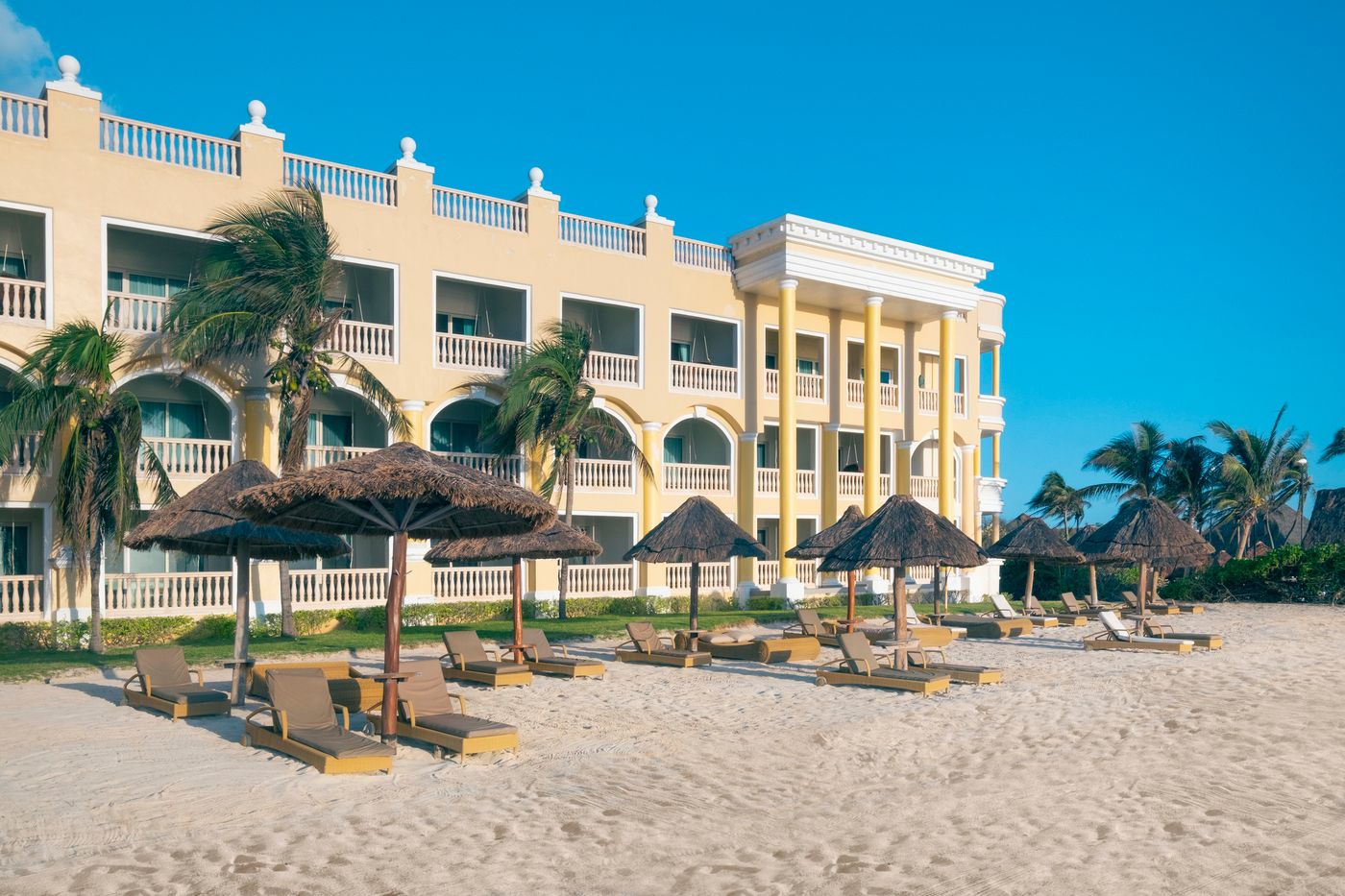 Iberostar-Grand-Paraiso-All-Inclusive-Beach-11