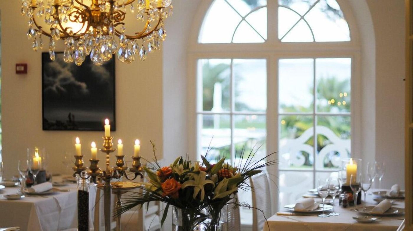 Hotel-Villa-Les-Rosiers-Lobby-26