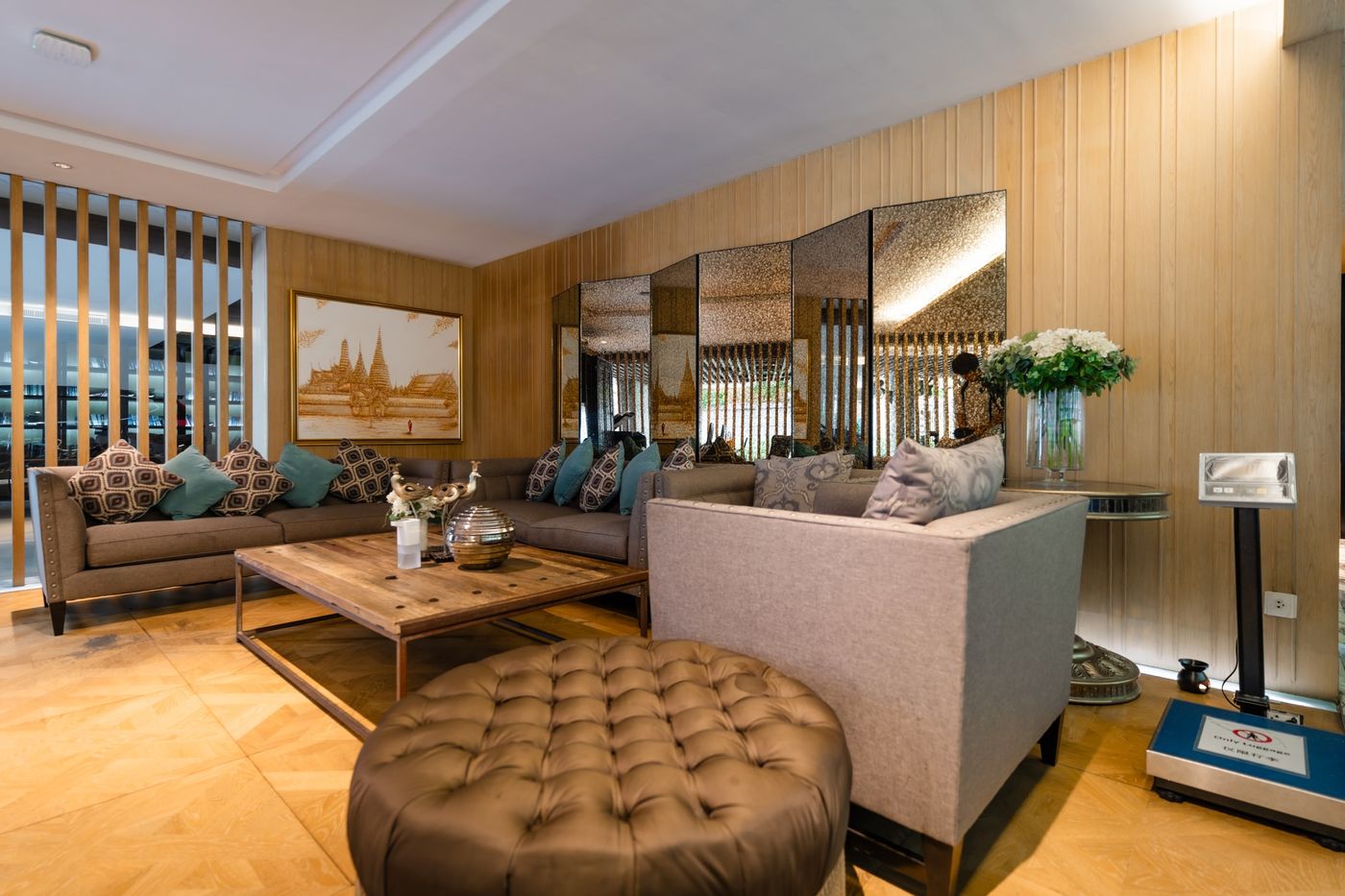 Arcadia-Suites-Bangkok-Lobby-5