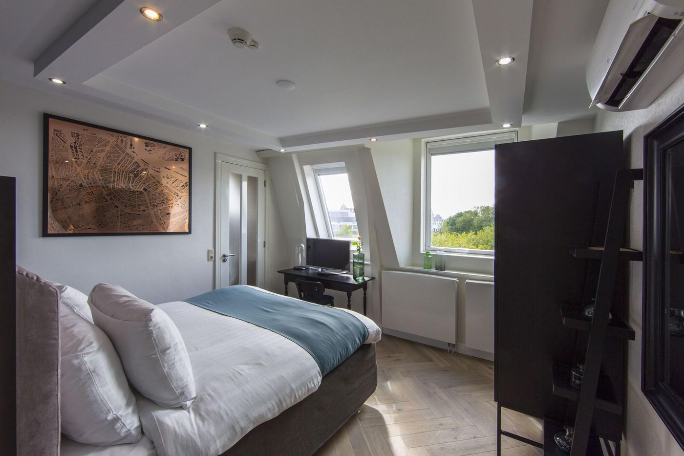 No--377-House-Room-18