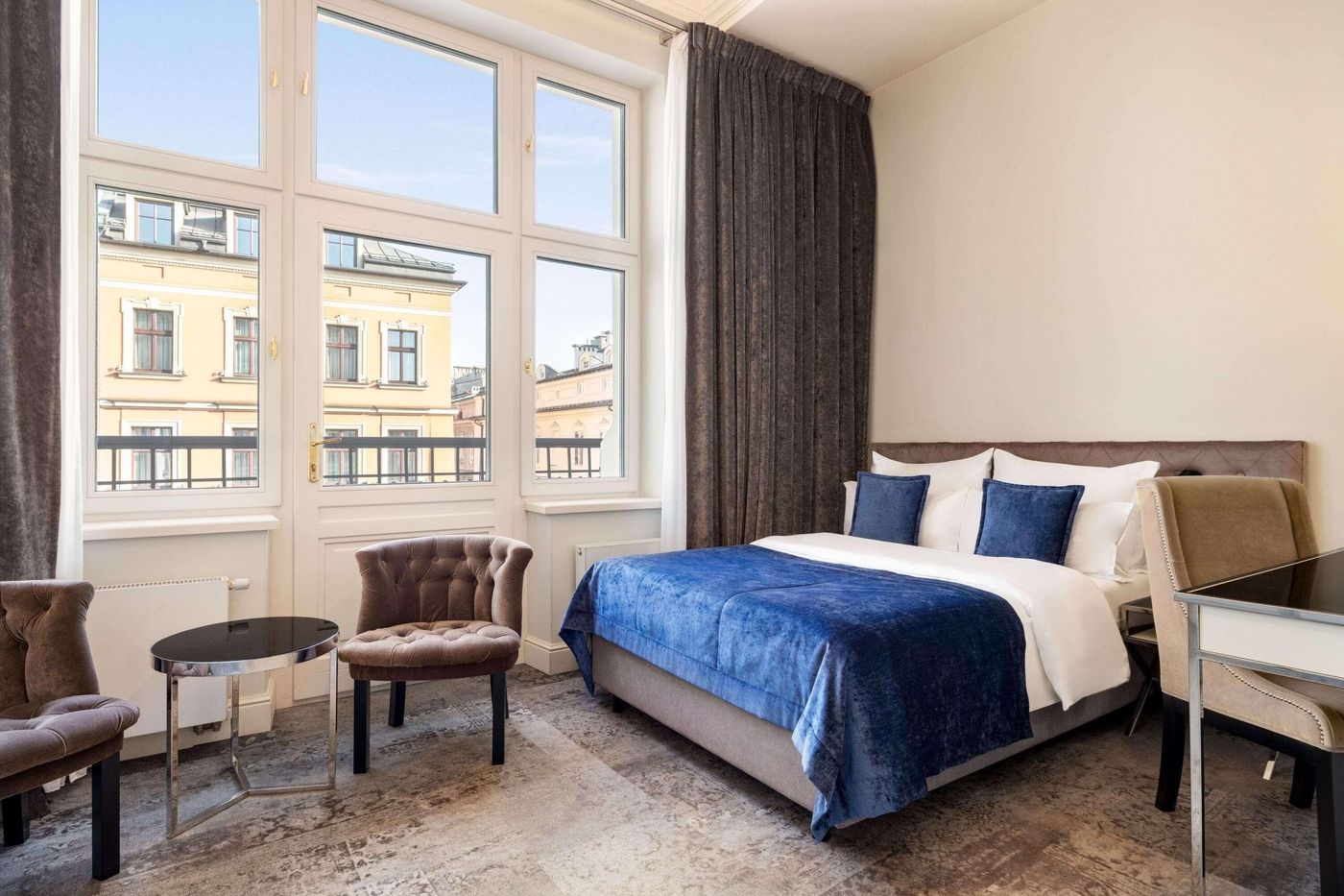 Wyndham-Grand-Krakow-Old-Town-Room-22