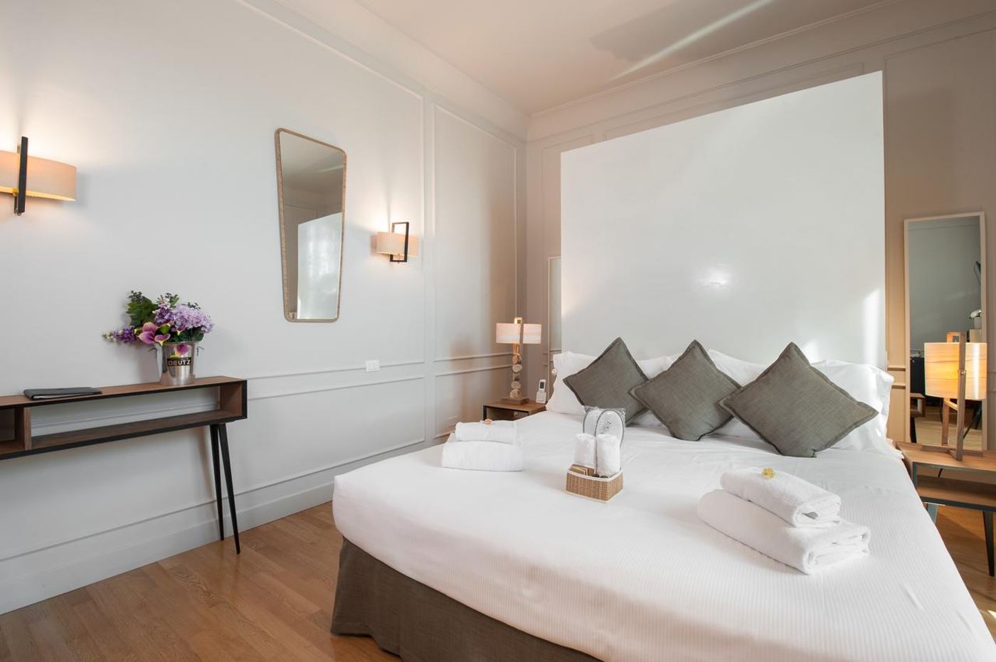 Hotel-Lungarno-Vespucci-50-Room-13