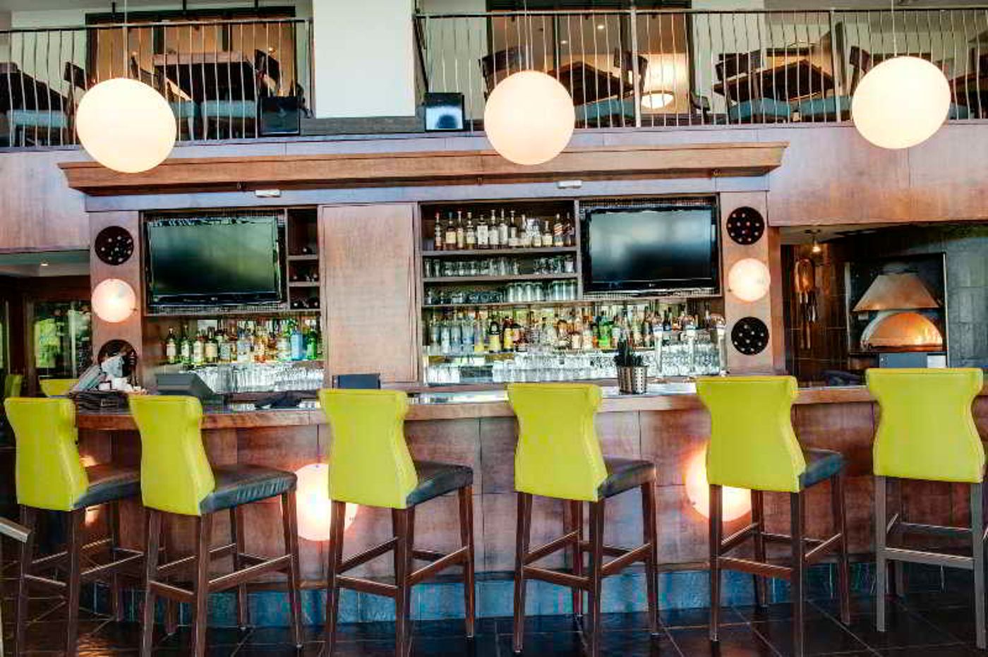 Sandman-Vancouver-City-Centre-Bar-13