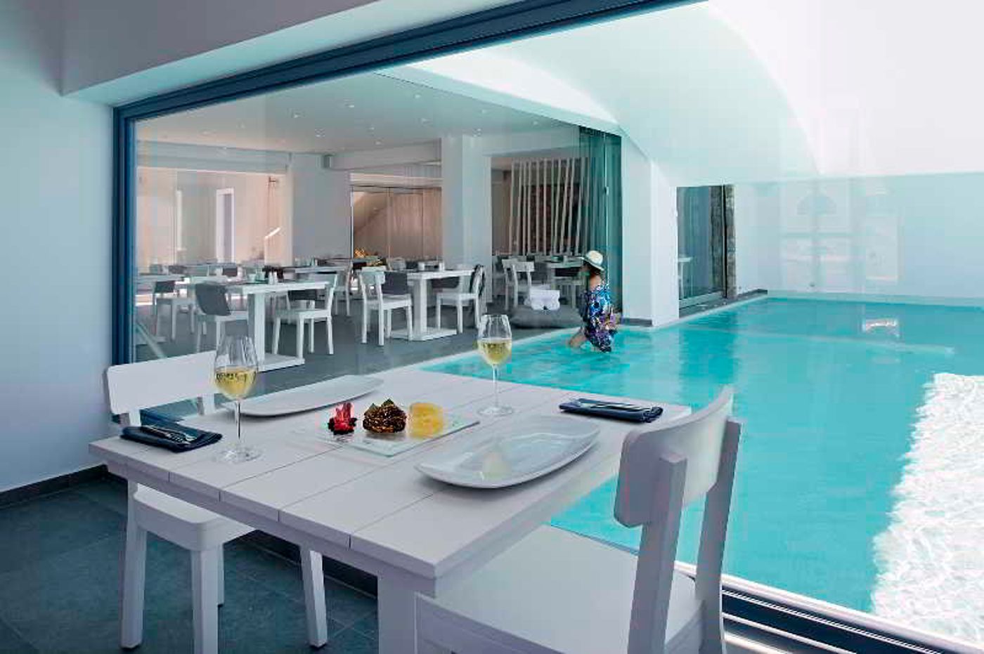 Acroterra-Rosa-Luxury-Suites-Restaurant-41