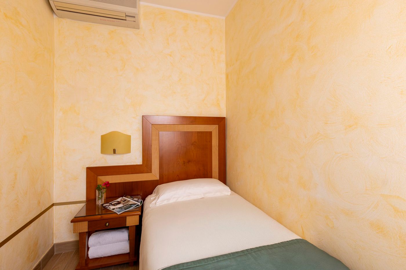 Venezia-2000-Room-33