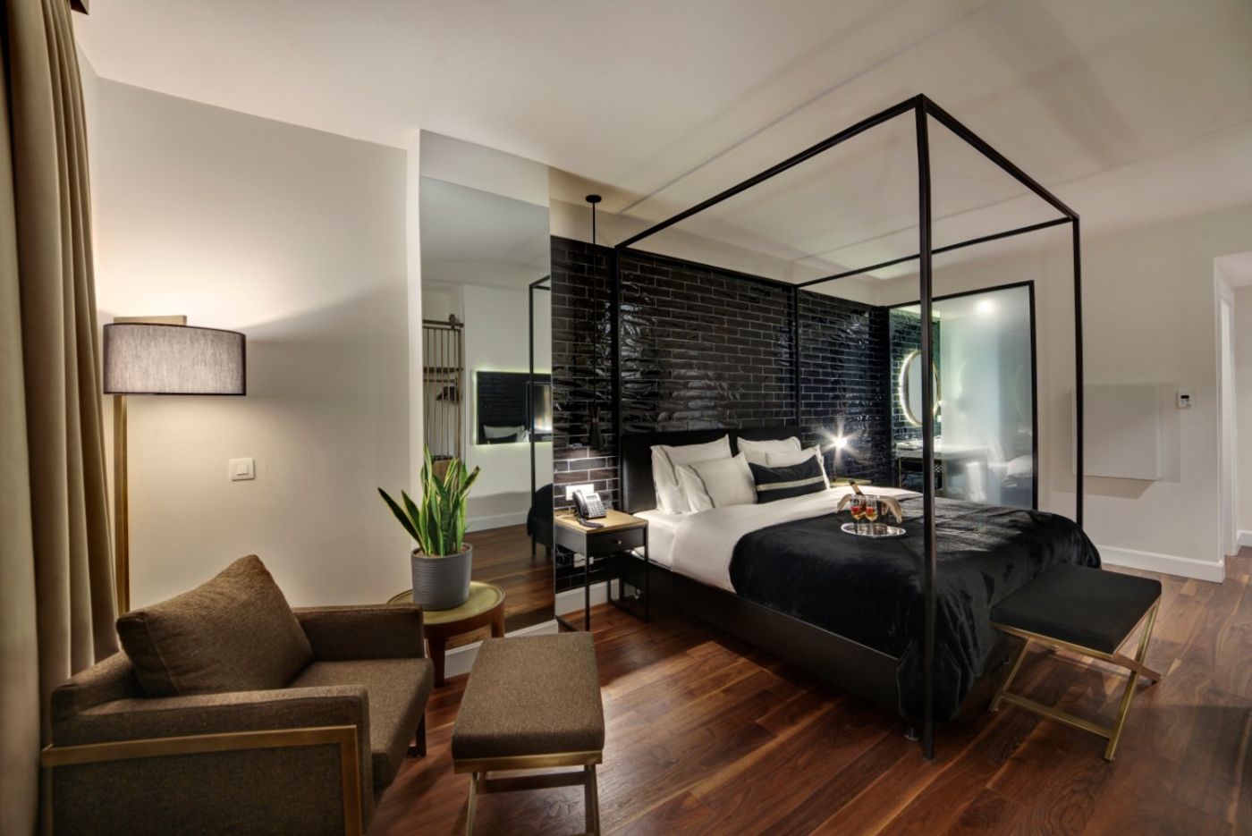 39-KalamIs-Marina-Hotel-Room-20