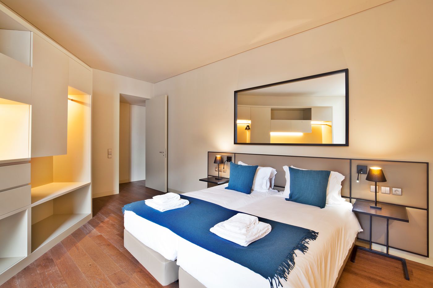 Lisbon-Five-Stars-Apartments-8-Building-Room-16