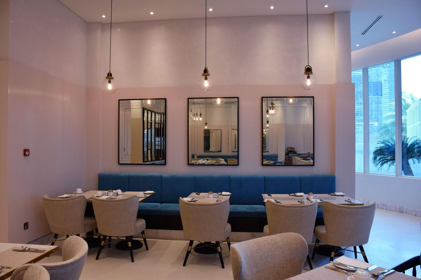 Tamani-Marina-Hotel-and-Hotel-Apartment-Restaurant-23