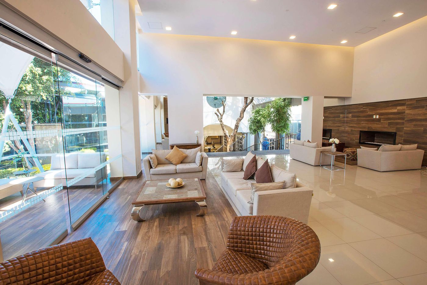 Krystal Satelite Maria Barbara-Mexico-TLALNEPANTLA-Lobby-3