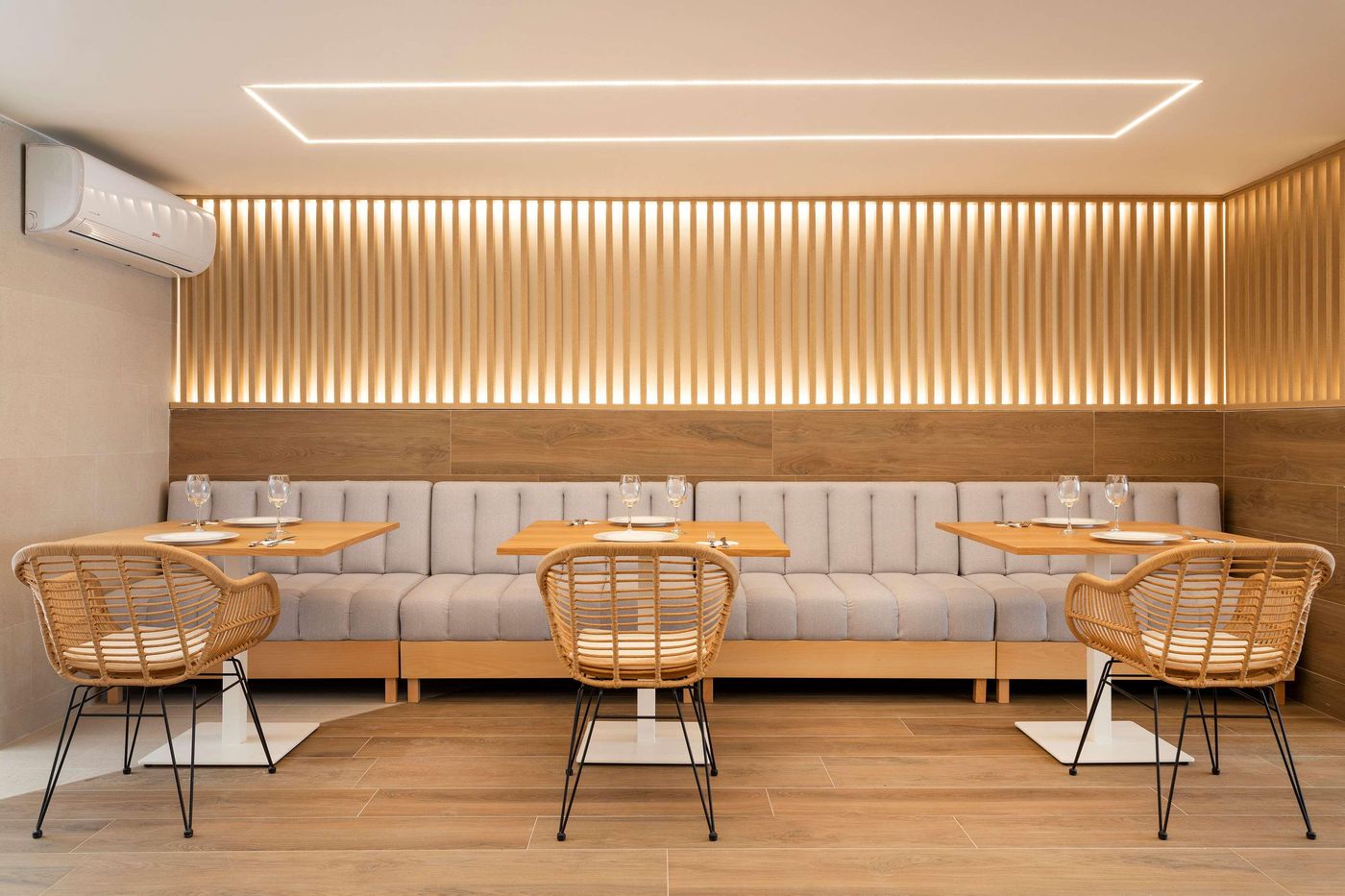 Apartamentos-Halley-Affiliated-By-Melia-Restaurant-31