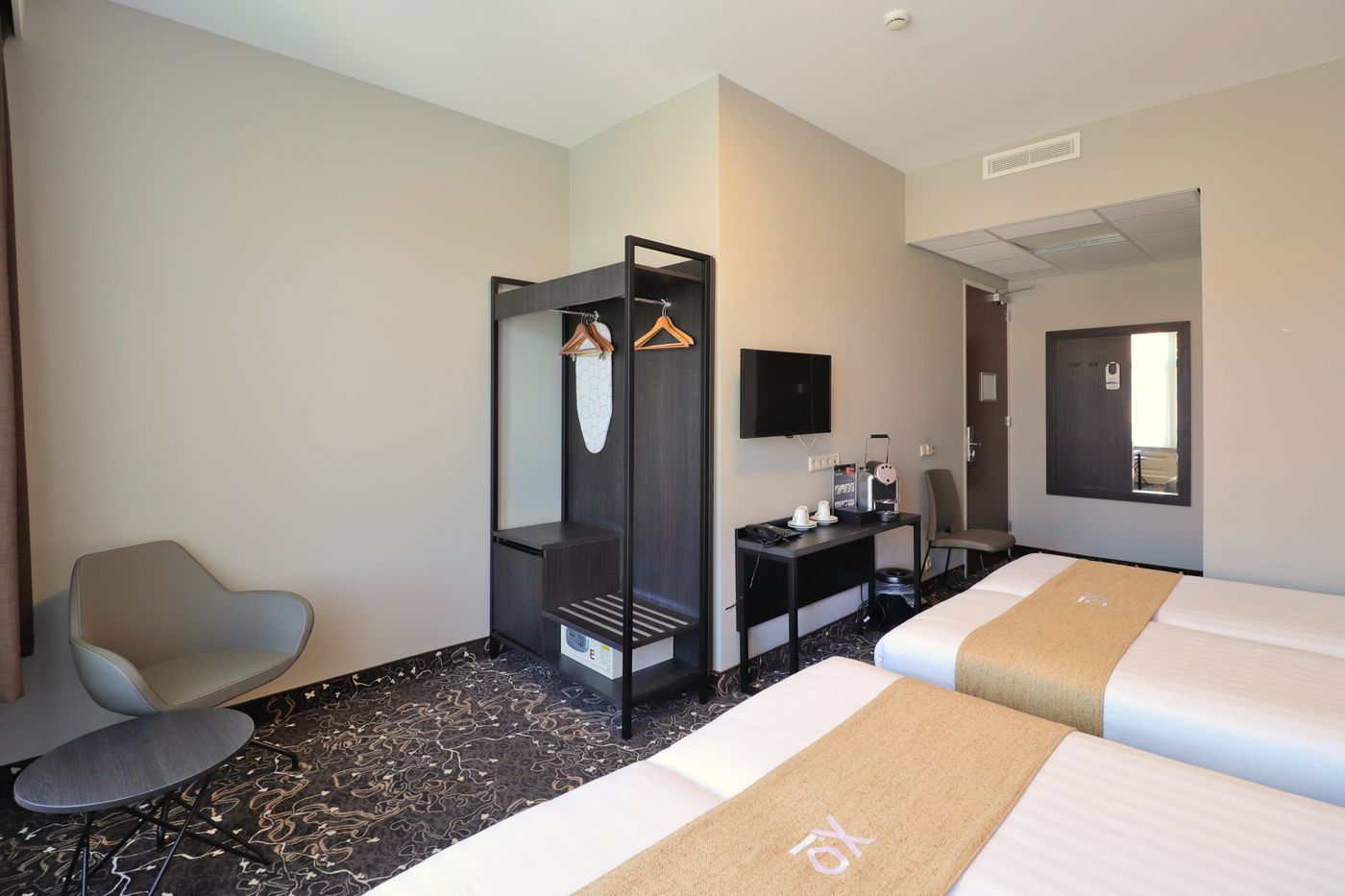 Hotel-Van-Gogh-Room-7