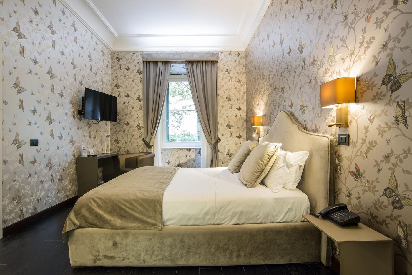 Via-Veneto-Suites-Room-4