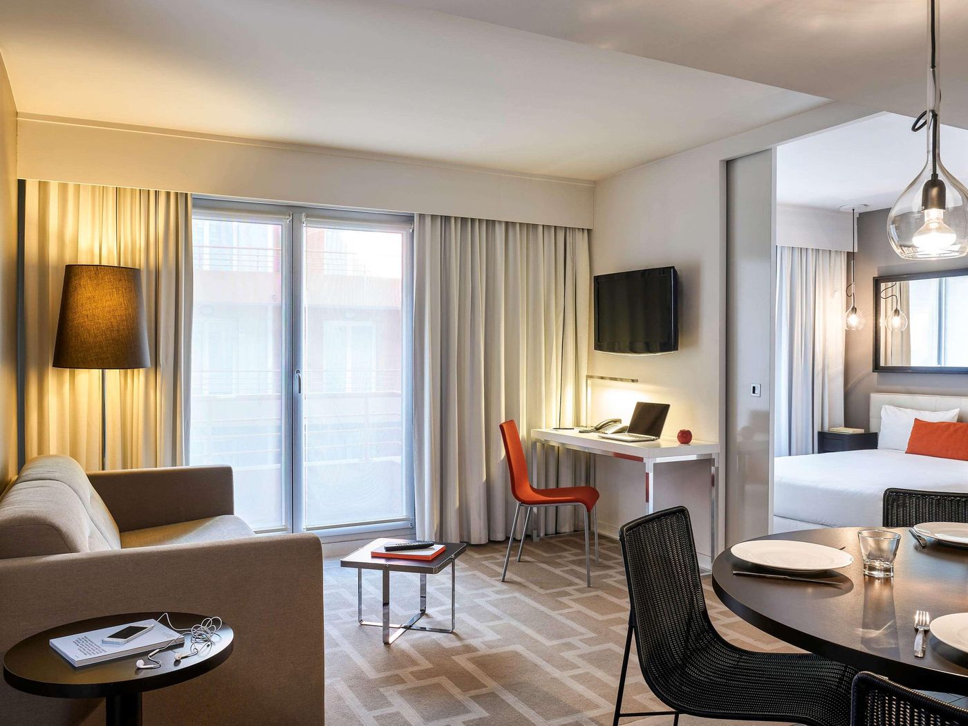 Hipark-Design-Suites-Nice-Room-15