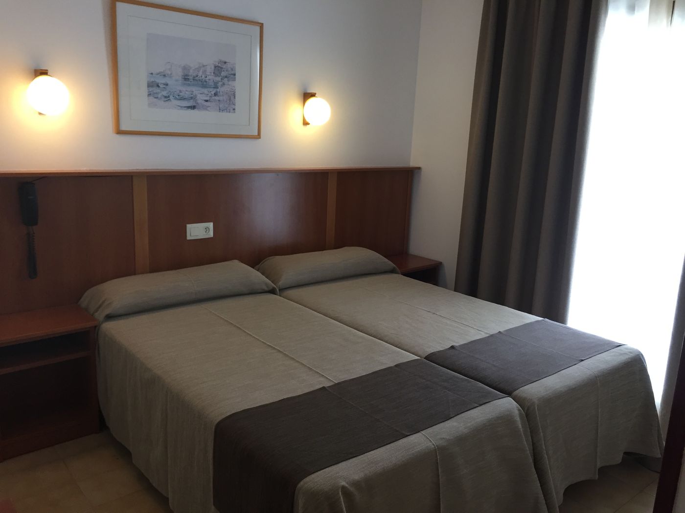 Stella-Maris-Room-12