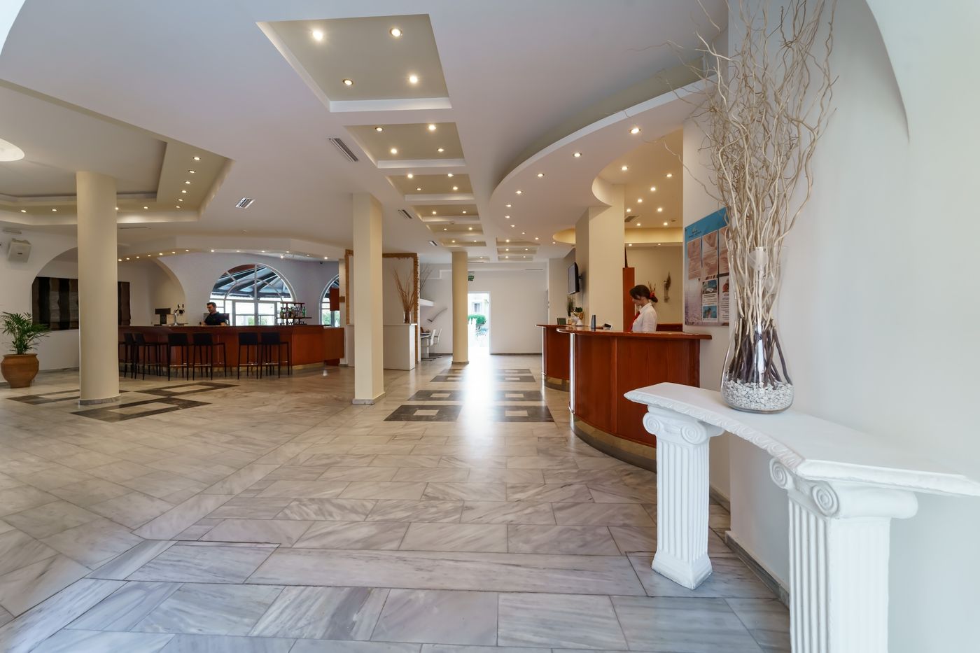 Diana-Palace-Hotel-Lobby-74