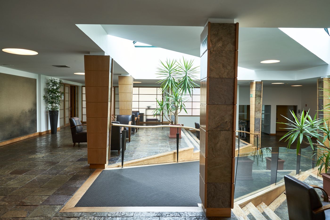 Leziria-Parque-Hotel-Lobby-13