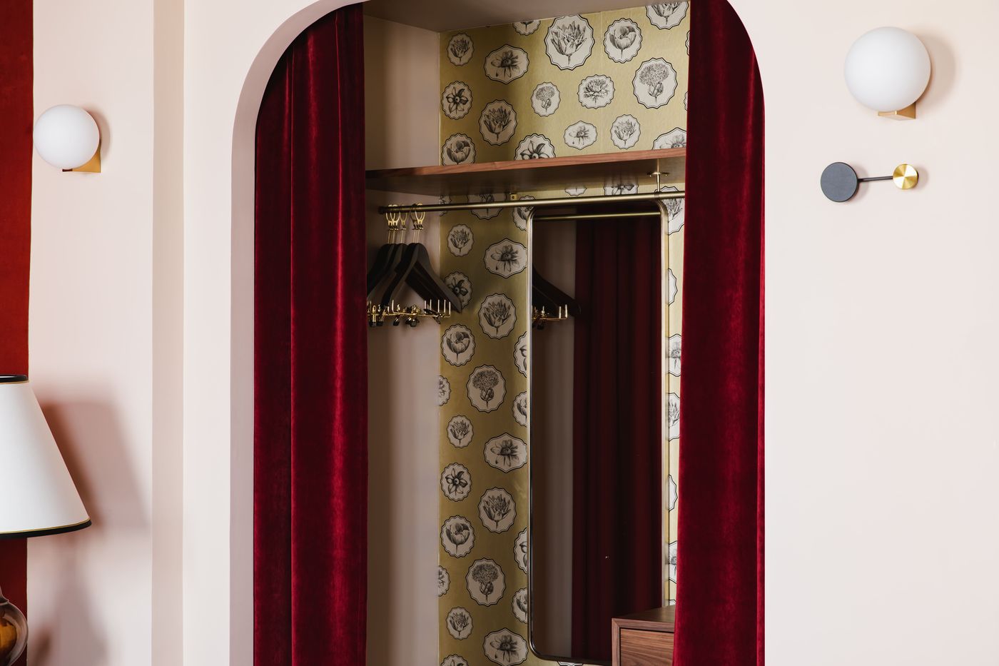 Hotel-L-de-Lutece-Room-38