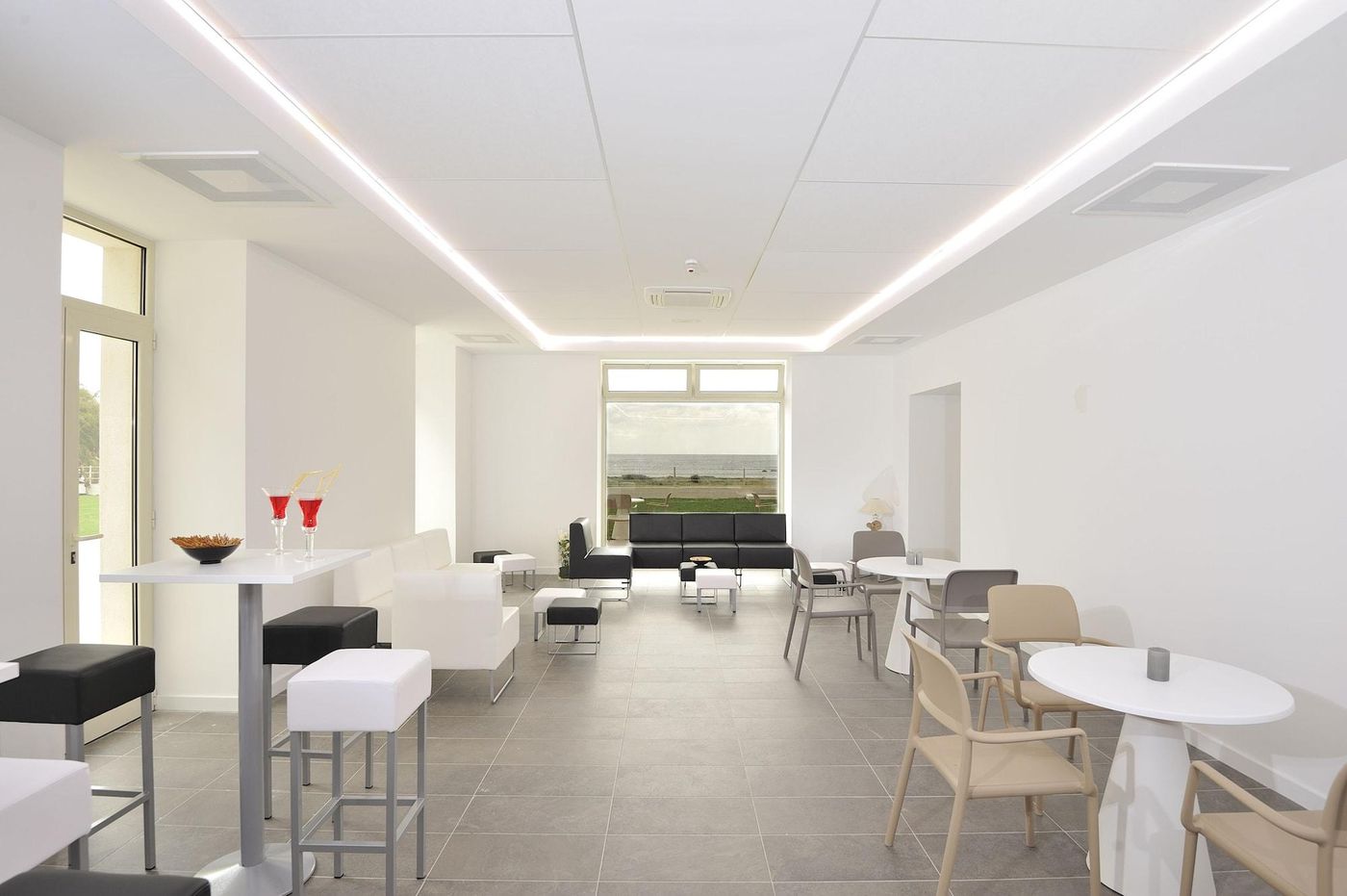 Hotel-Club-Torre-Salinas---Adults-Only-Lobby-33