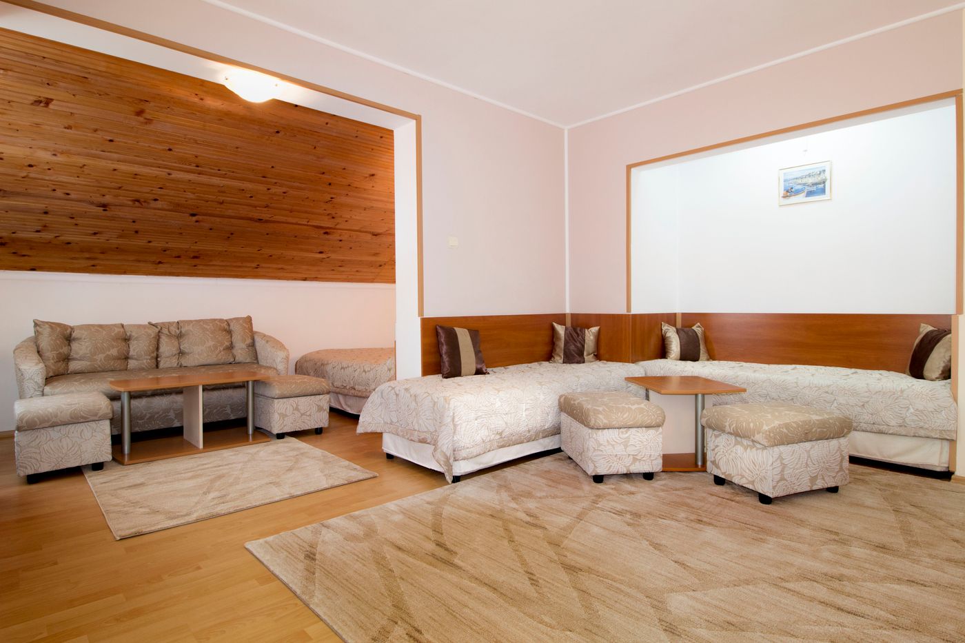 Family-Hotel-Venera-Room-32