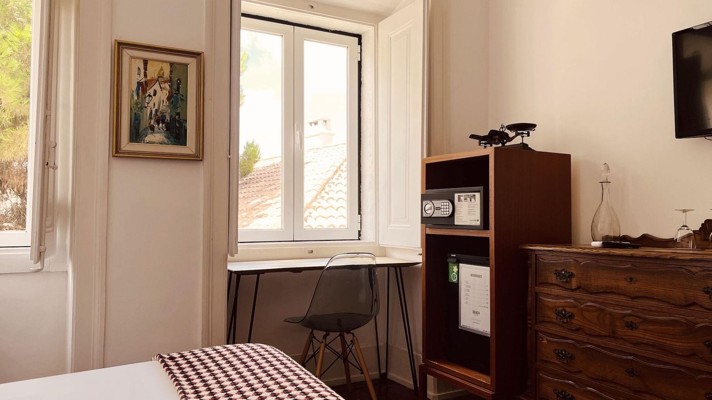 Casa-Do-Jasmim-By-Shiadu-Room-30