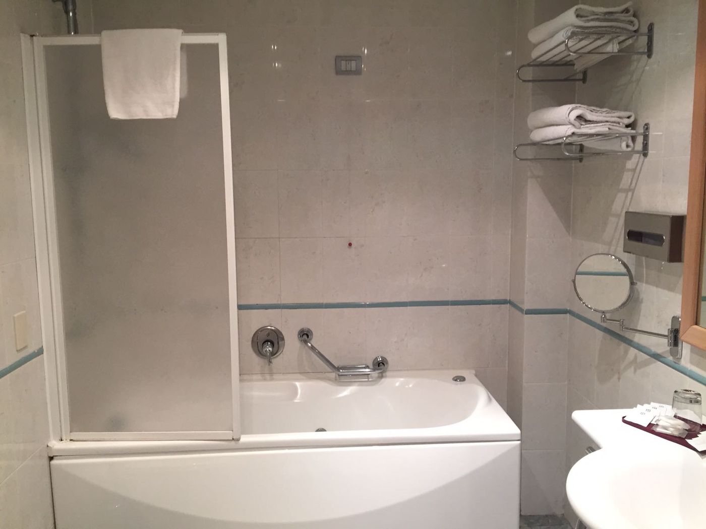 Marina-Palace-Hotel-Spa---Congress-Hall-Room-12