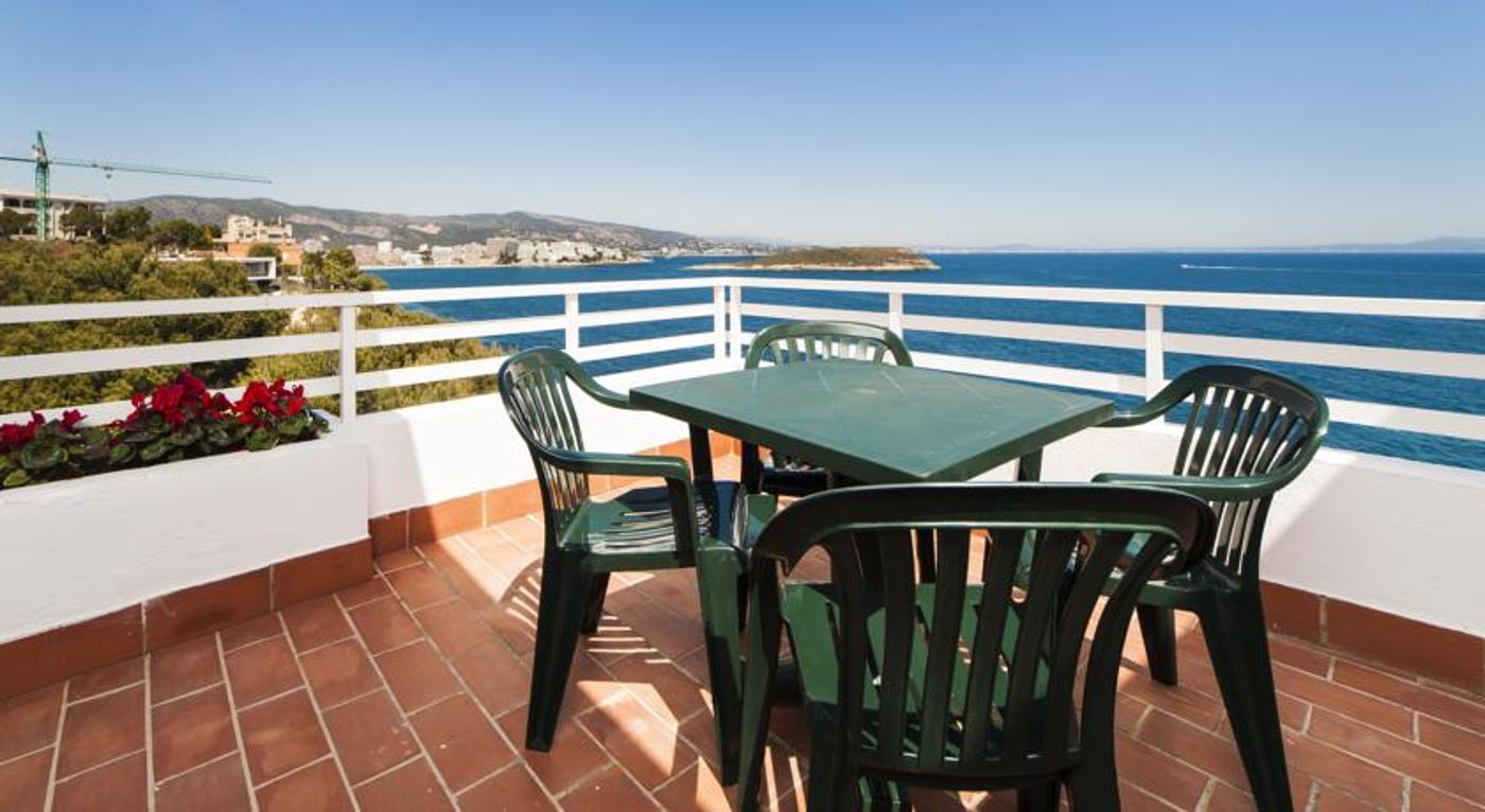 Globales Cala Vinas Apartments