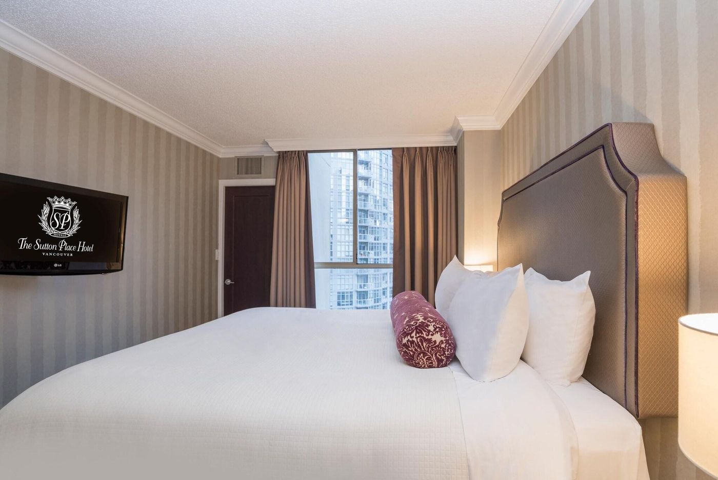 La-Grande-Residence-Vancouver-At-The-Sutton-Place-Room-14