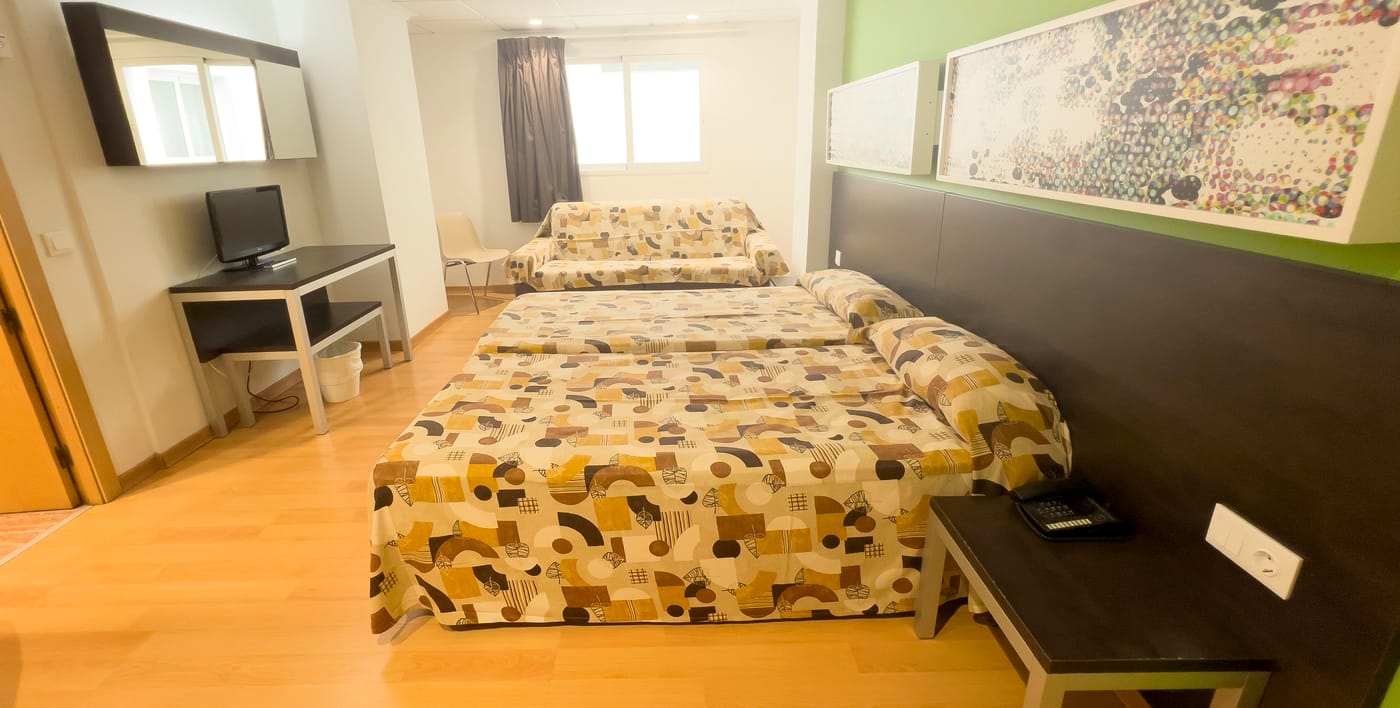 Sol-y-Sombra-Room-12