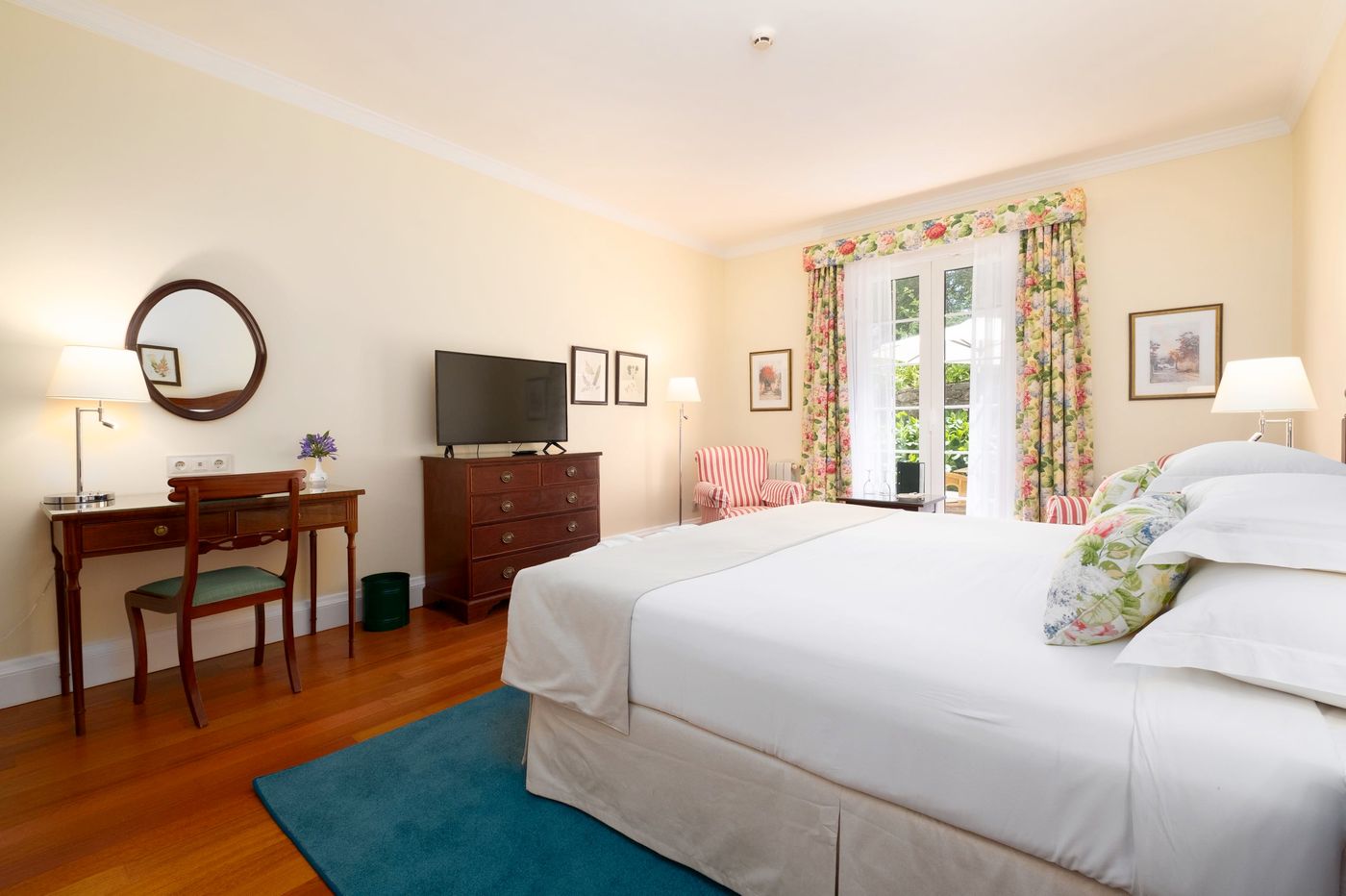 Casa-Velha-do-Palheiro-Room-18