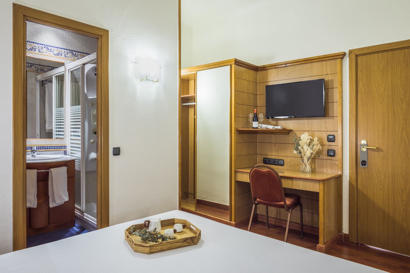 Aquaria-Negresco-Room-9