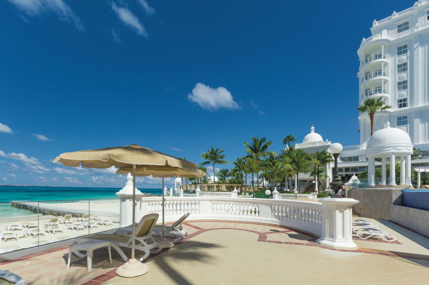 Riu-Palace-Las-Americas-All-Inclusive-Pool-17