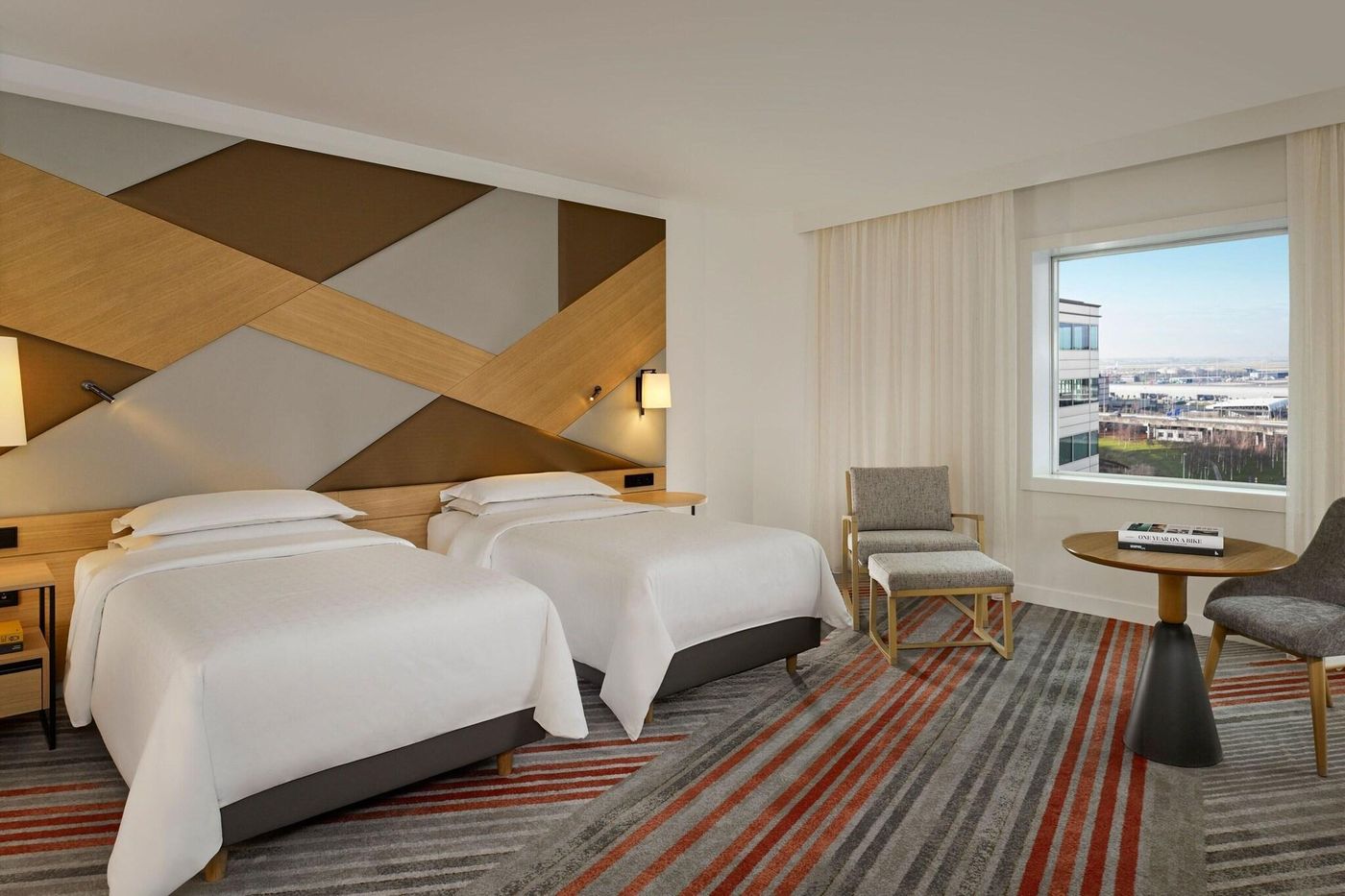 Sheraton-Amsterdam-Airport-Hotel-And-Conference-Center-Room-11