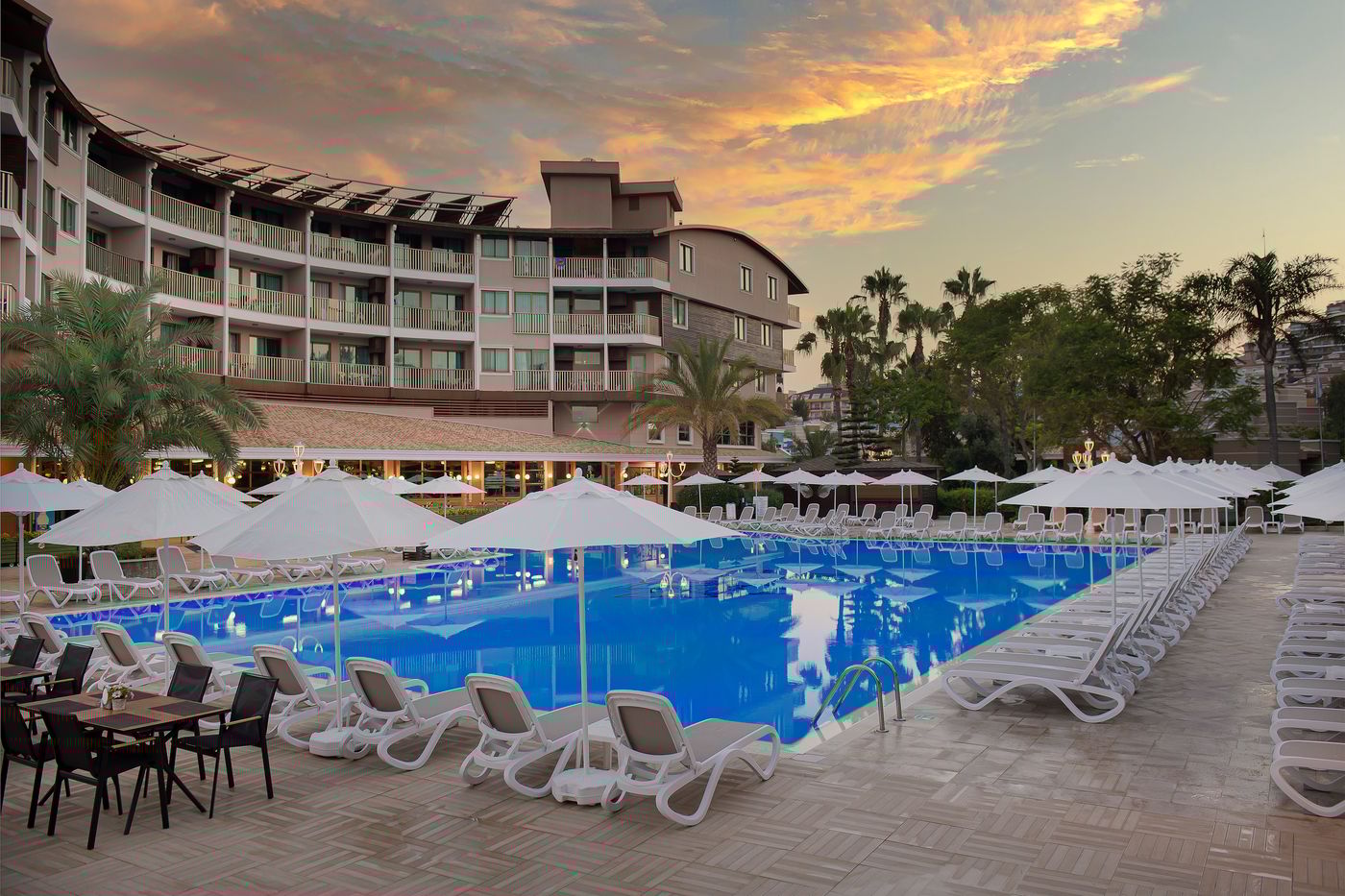 Quatro Famıly Club Dem