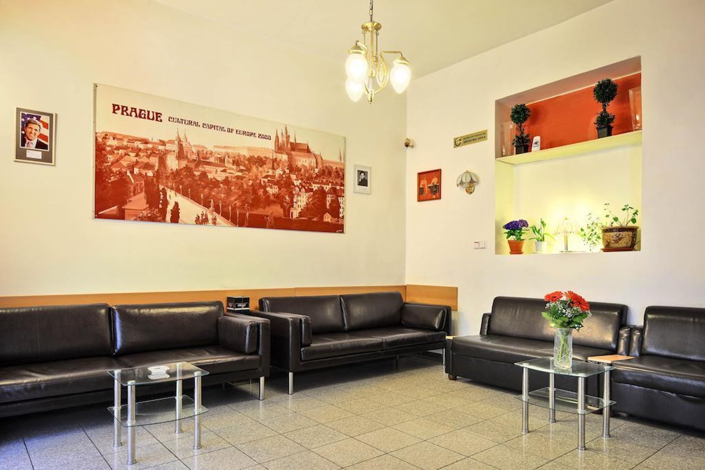 Hotel-Golden-City-Garni-Lobby-6