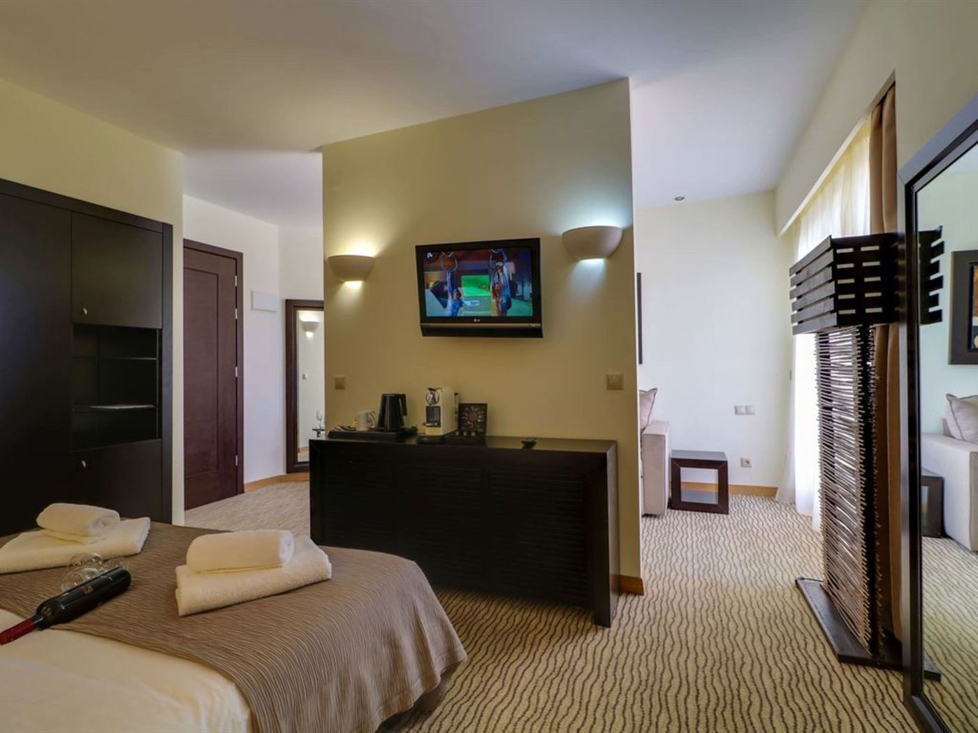 Bomo-Olympus-Grand-Room-35