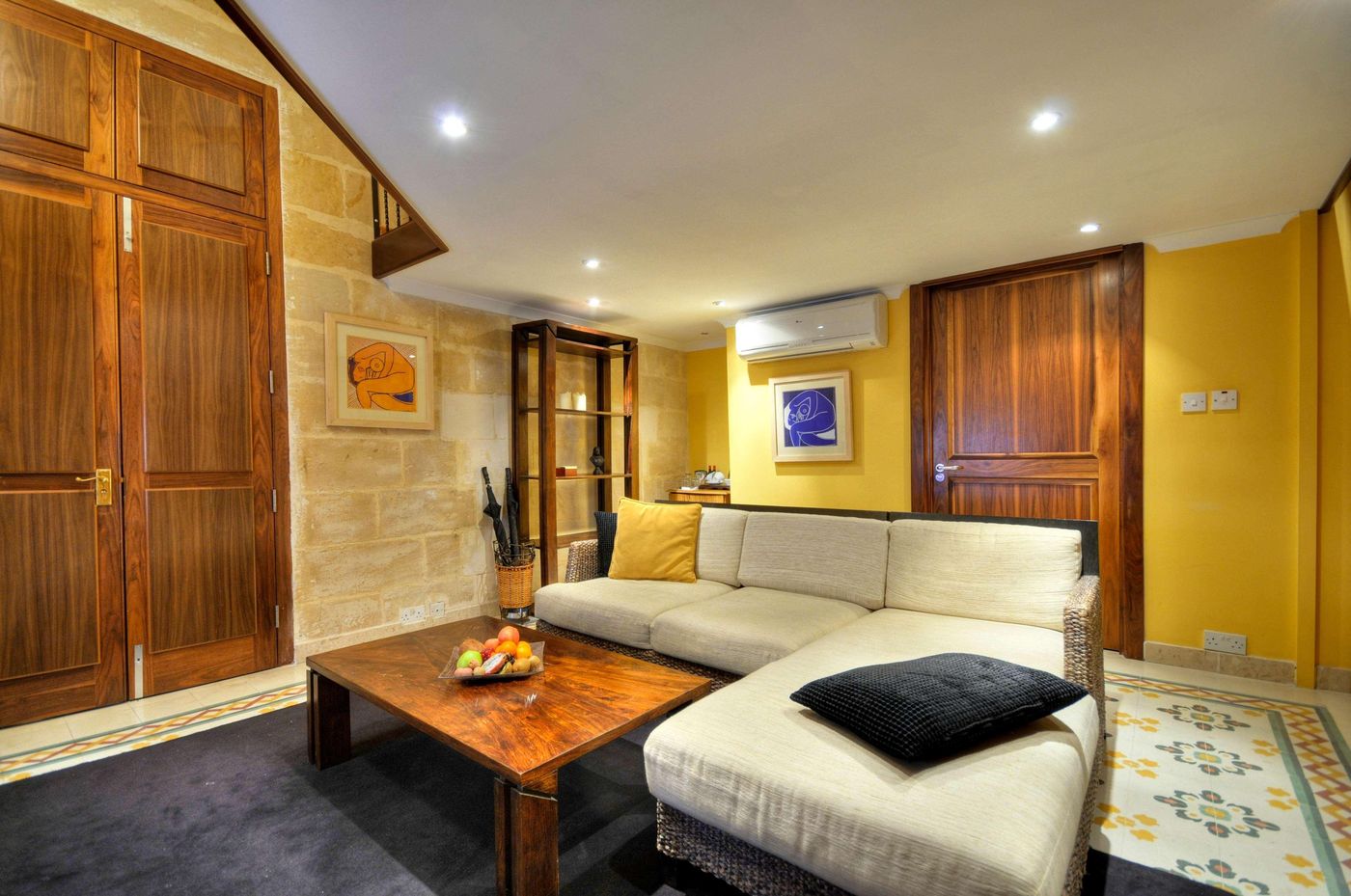 Palazzo-Capua-Room-12