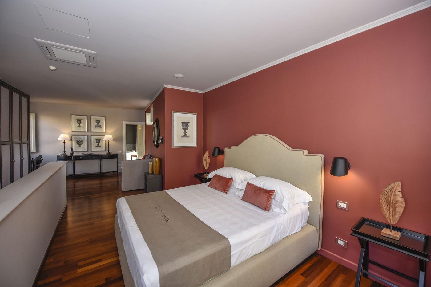 The-Tuscanian-Hotel-Room-5