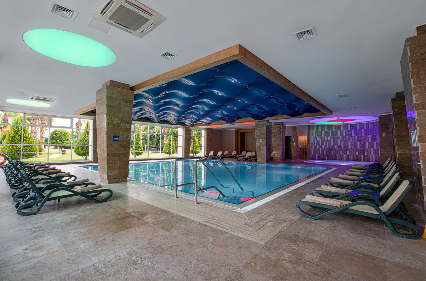 Sherwood Exclusive Lara