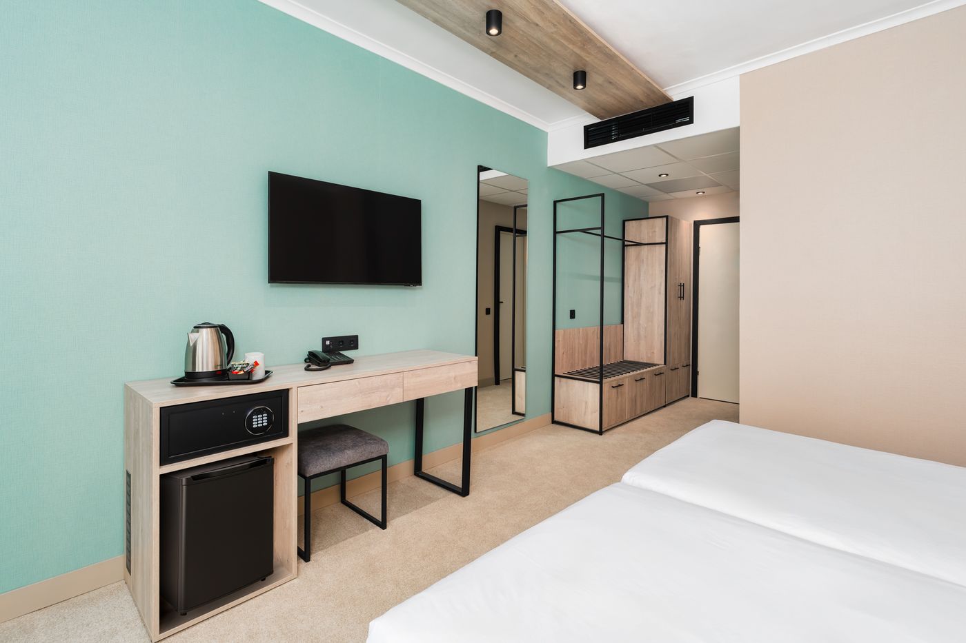 Festa-Panorama-Room-30