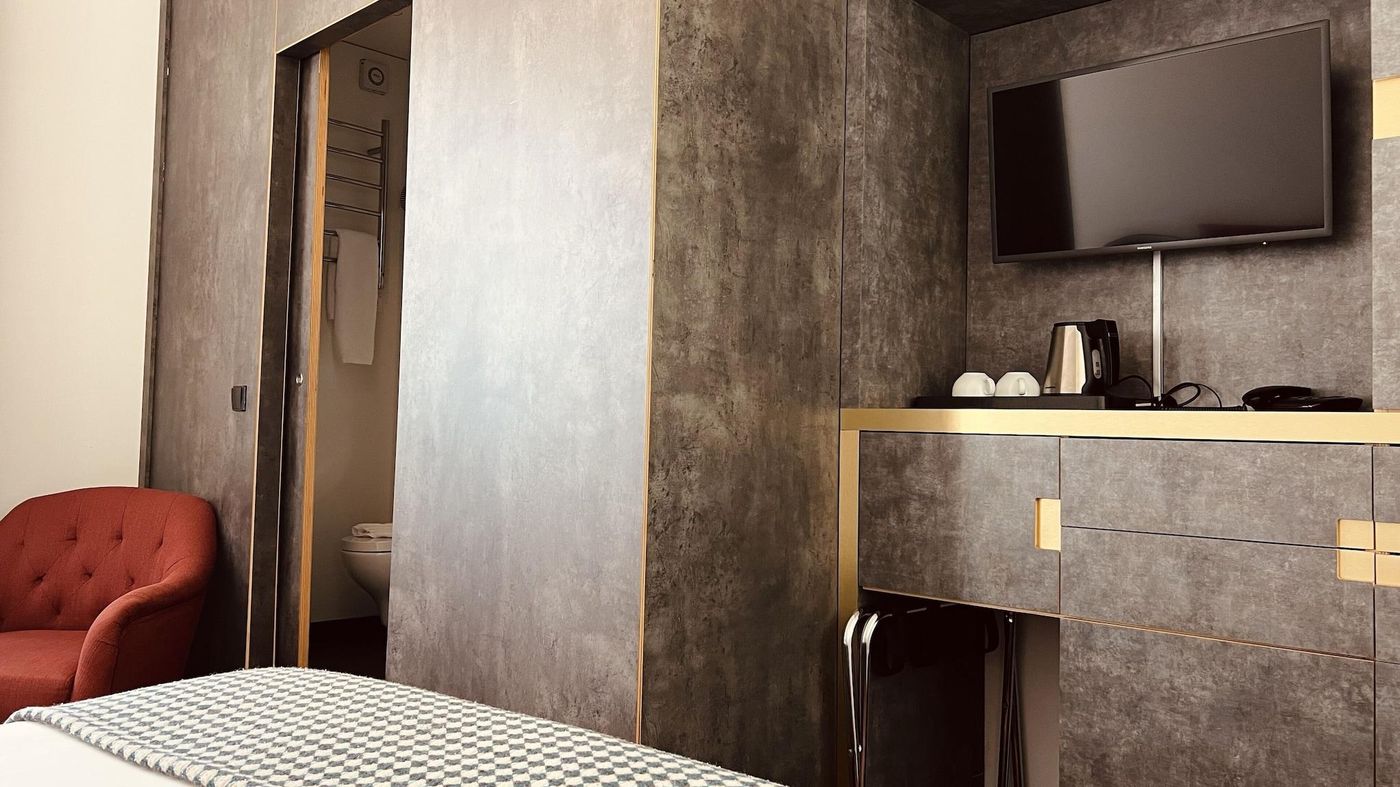 Monte-Belvedere-Hotel-By-Shiadu-Room-18