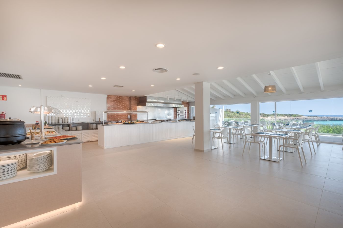 Carema-Beach-Menorca-Restaurant-36