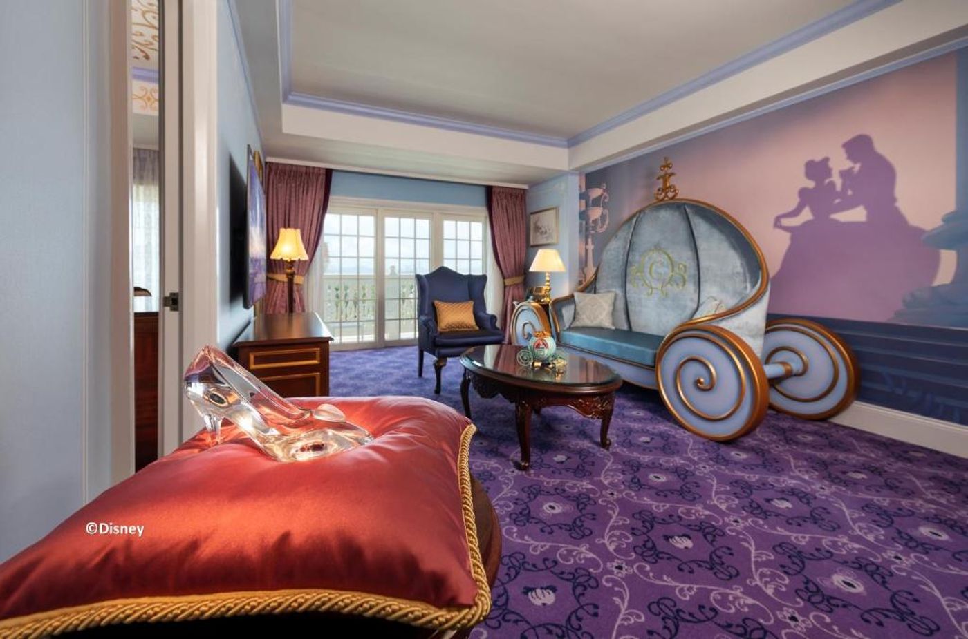 Hong-Kong-Disneyland-Hotel-Room-19