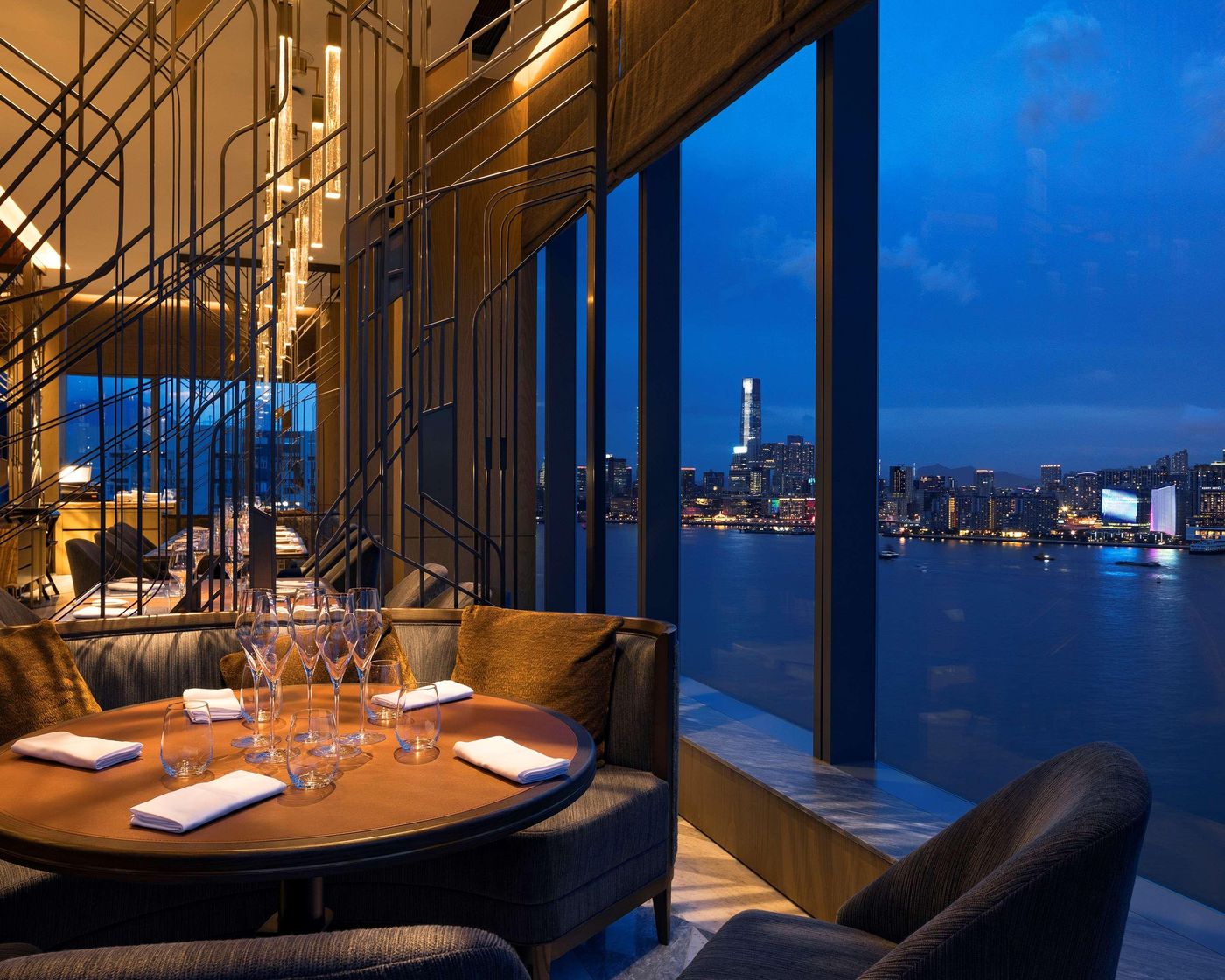 Hyatt-Centric-Victoria-Harbour-Restaurant-2